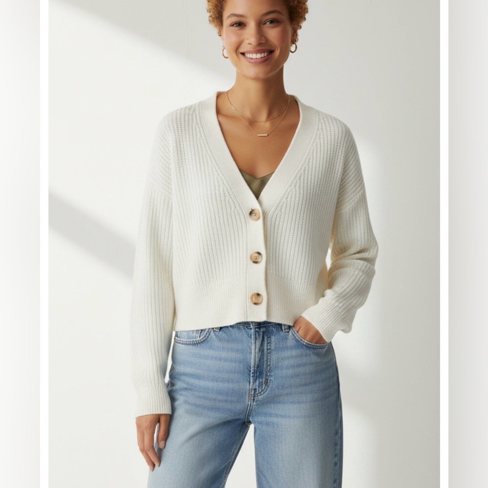 Babaton Aritzia Cream Merino Wool V-Neck 3-Button Cardigan | Size Small